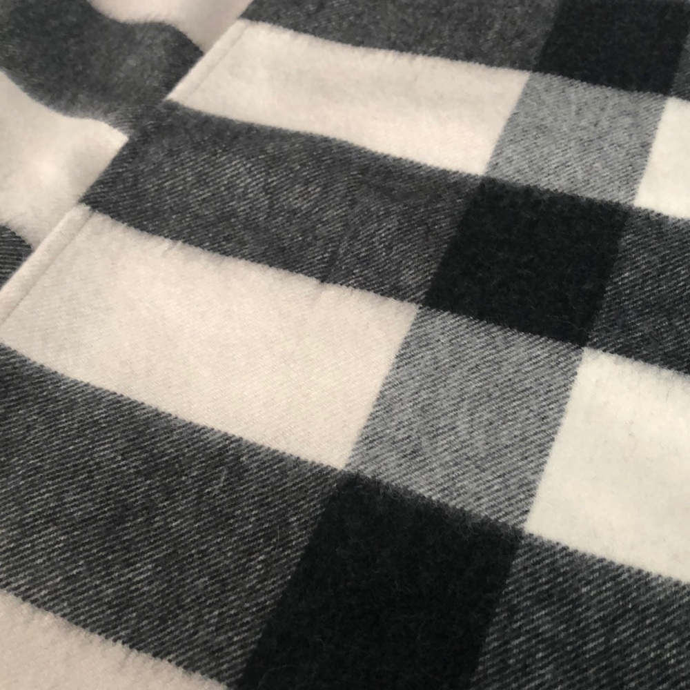 ⭐️ Burberry cashmere cape - Picture 8 of 8
